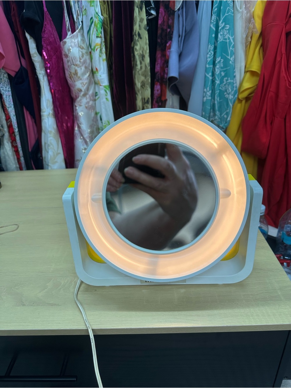 Vintage Clairol Yellow and White Lighted Makeup Mirror EUC - Picture 3 of 9
